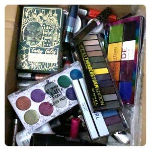 HUGE MAKEUP LOT